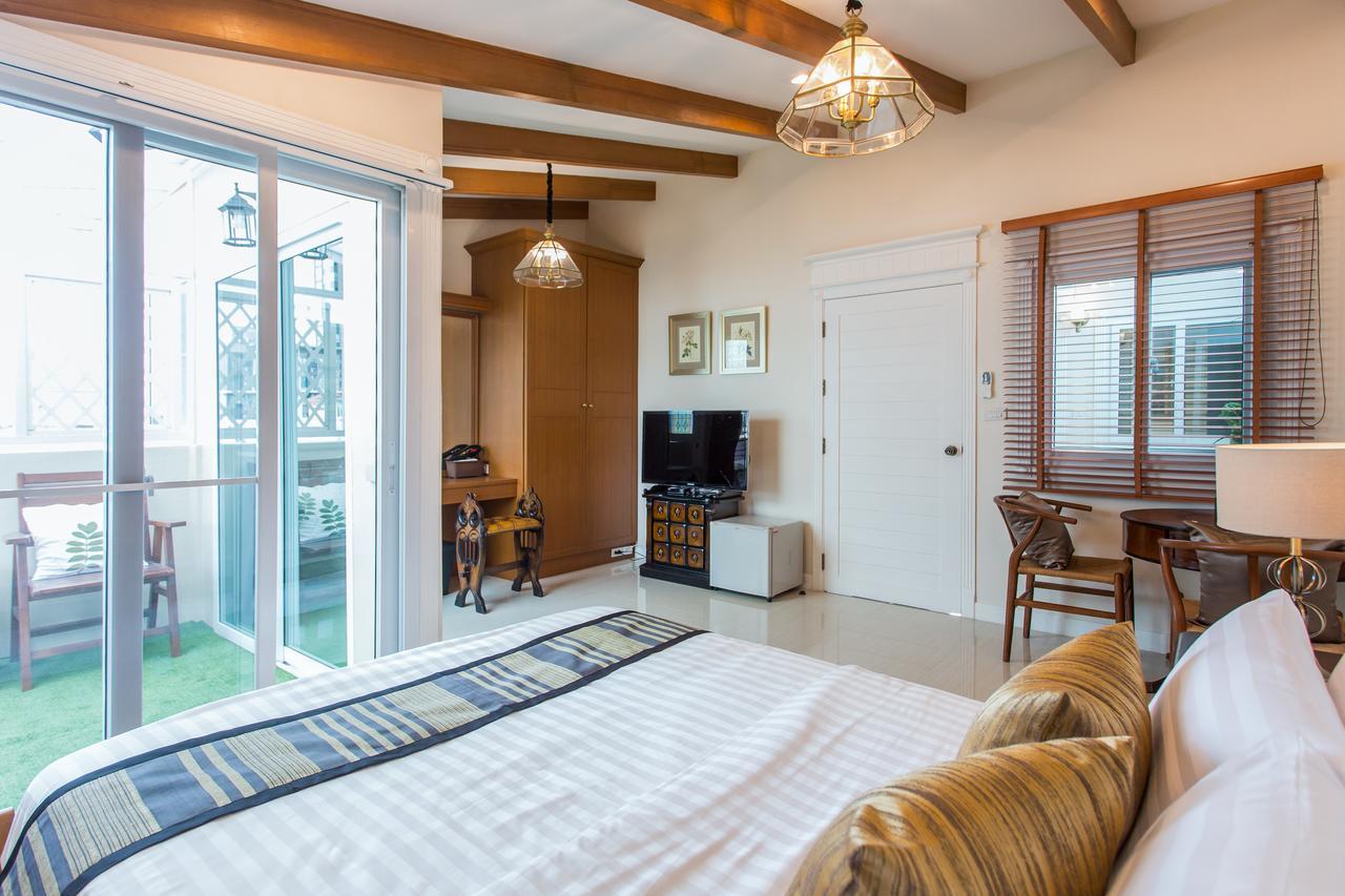 The Lek Aree Bed & Breakfast Bangkok Room photo