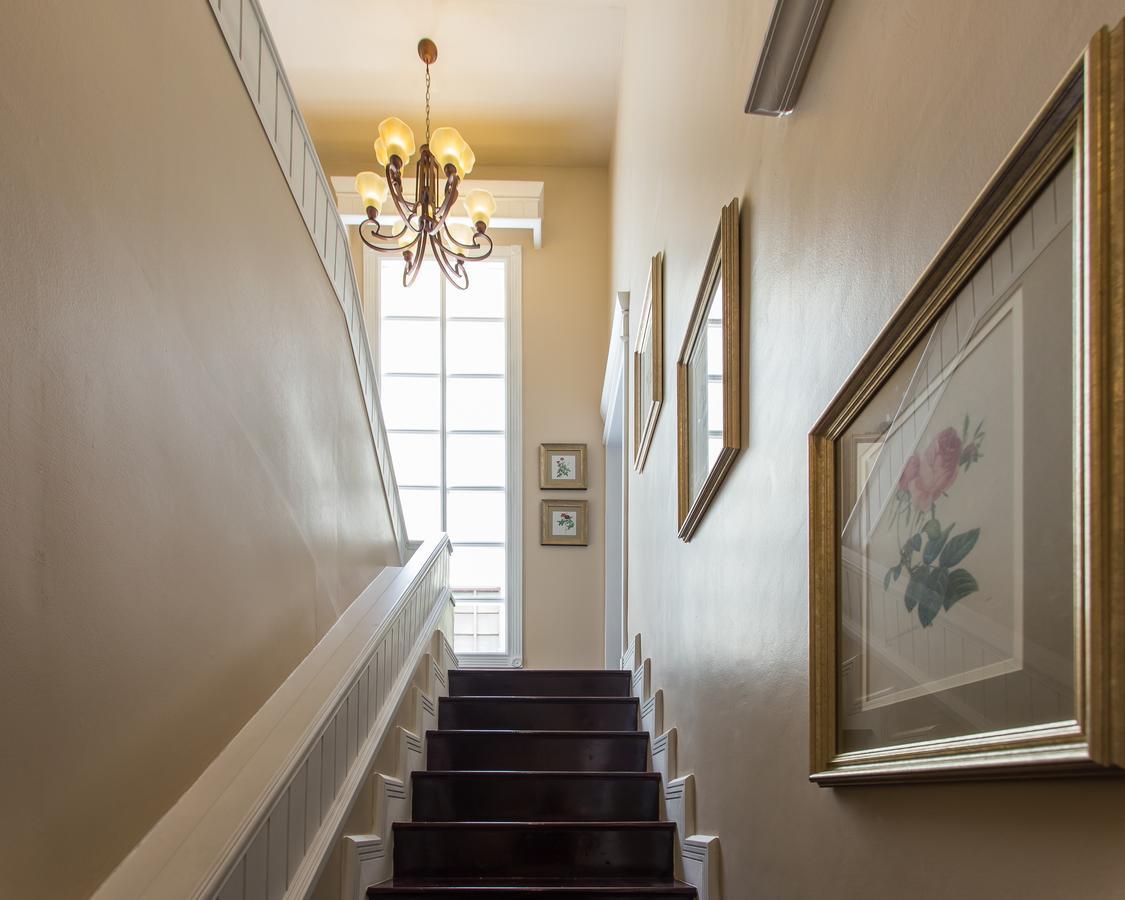 The Lek Aree Bed & Breakfast Bangkok Exterior photo